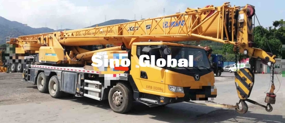 la 2da grúa XCMG de la mano 25 toneladas, utilizó el camión montó el diámetro de torneado de las grúas los 21m